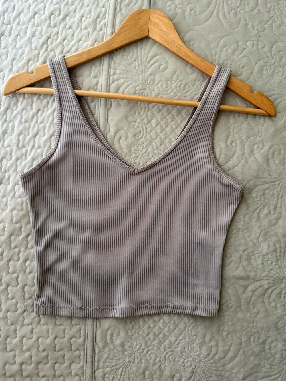 Hollister Ribbed V-Neck Cropped Tank Top - Taupe